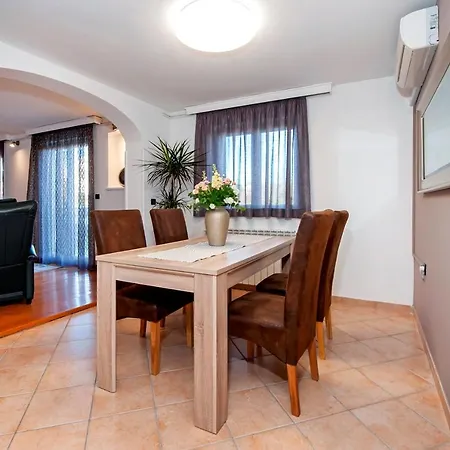 Apartment Cerin