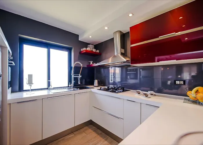 Cerin * Ρόβινι